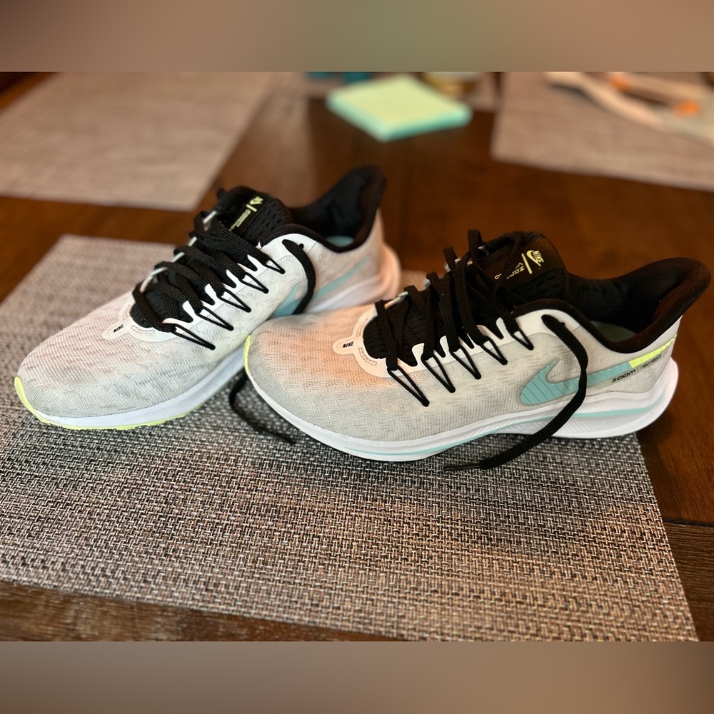 Women’s 7 Nike Zoom Vomero 14 Sneakers